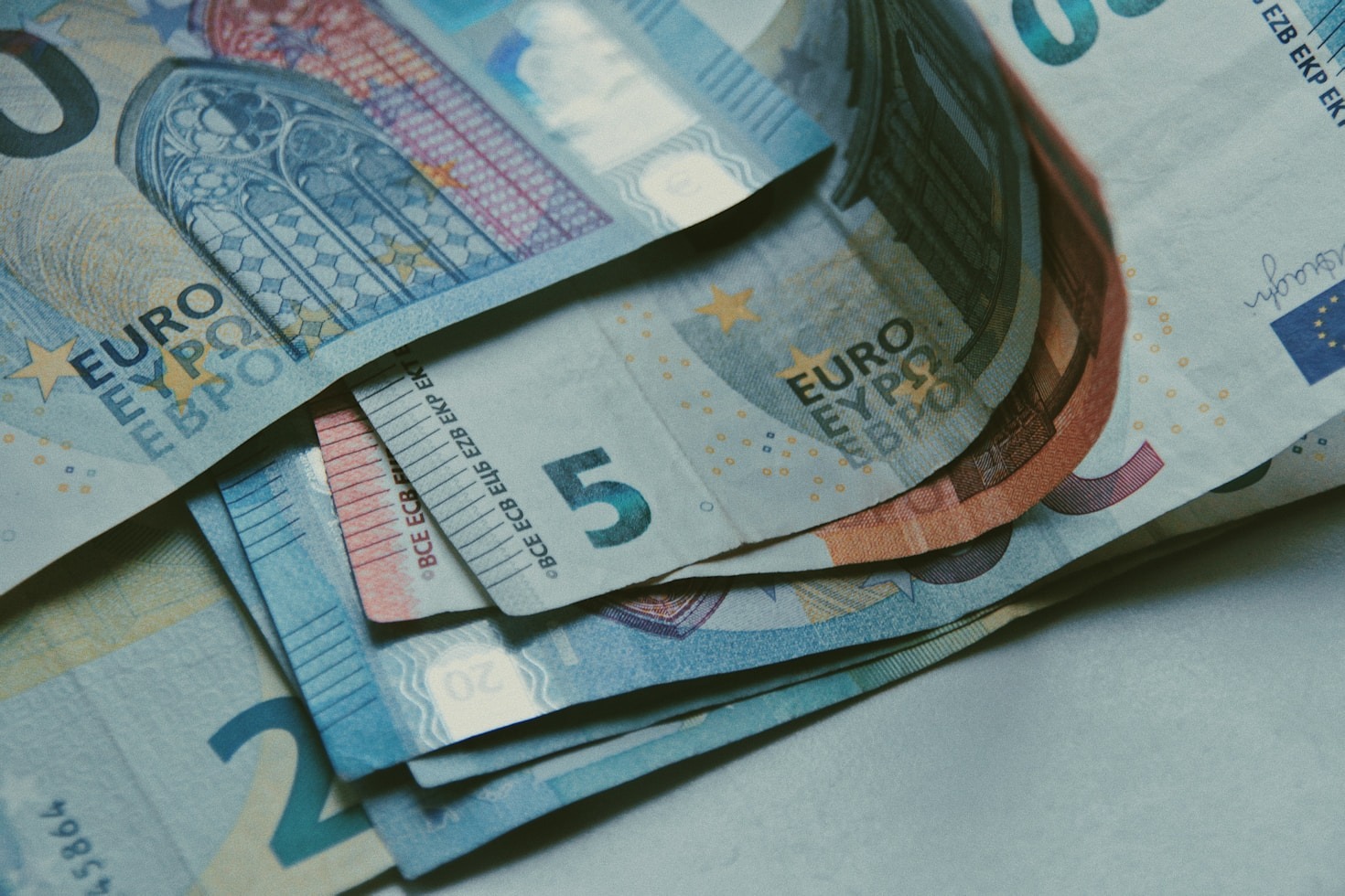 The Role of National Bank Decisions on Currency